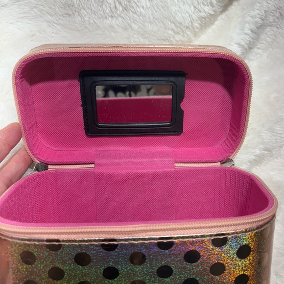 Tan and Gold Vintage Cosmetic Bag with Metal Frame - Picture 7 of 8